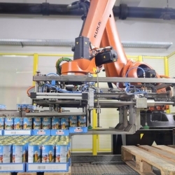 Palletizing Cans Milk